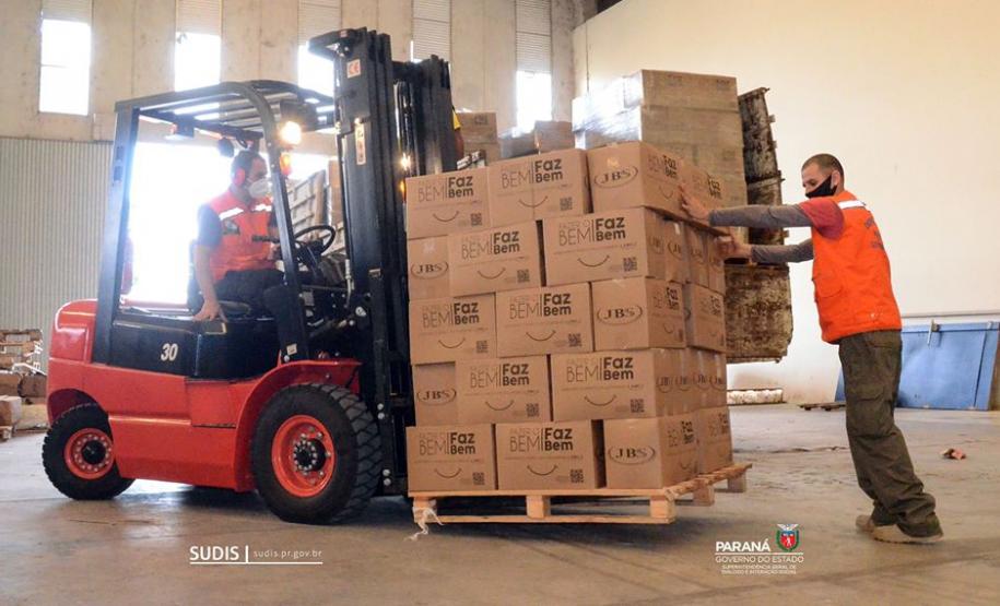 O Instituto Lixo e Cidadania recebeu do Governo do Paraná através da Superintendência Geral de Diálogo e Interação Social (SUDIS) juntamente com a Coordenadoria Estadual da Defesa Civil, 1.500 cestas básicas que serão distribuídas a todas as cooperativas associadas ao Instituto em todos os 92 municípios paranaenses que o Instituto Lixo e Cidadania atende com 2.953 famílias cadastradas.