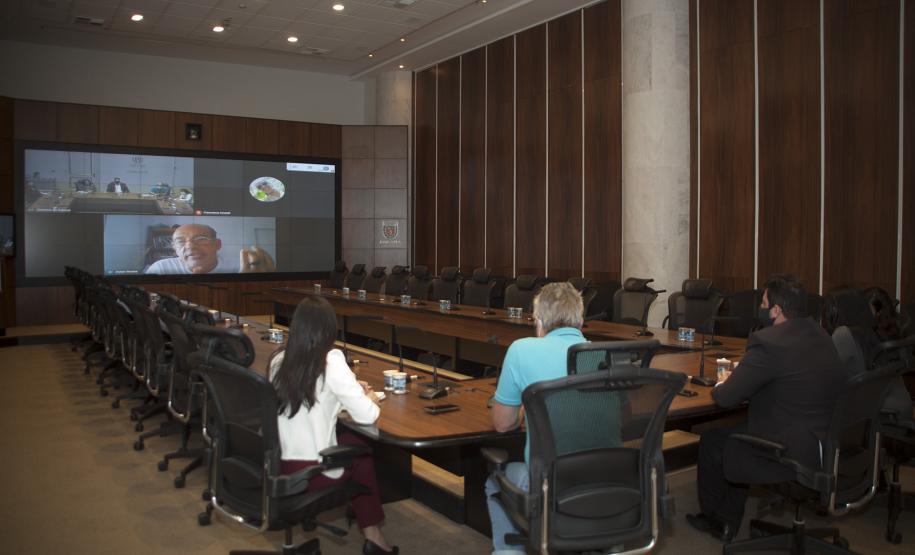 ESTADO AMPLIA DIÁLOGO COM A CIDADE DE LONDRINA E APRESENTA O PROJETO DE MORADIAS POR AUTOGESTÃO.