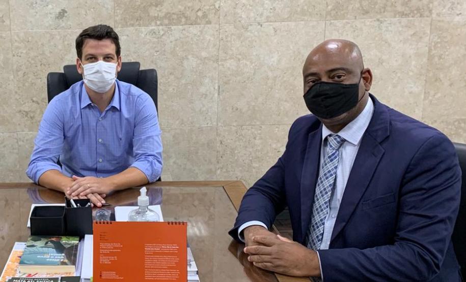 o Assessor da Superintendência Geral de Dialogo e Interação Social (SUDIS) Saul Dorval, visitou o Vice-Prefeito de Curitiba Eduardo Pimentel.