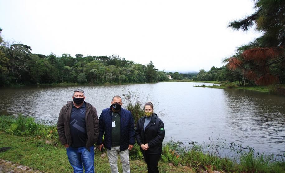 Reunião com o Prefeito José Altair Moreira (O Gringo), o Vice Prefeito Professor Claudemir Pereira e a moradora de Tijucas do Sul.