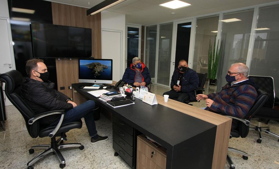 Visita ao Sindicato dos Metalúrgicos da Grande Curitiba.