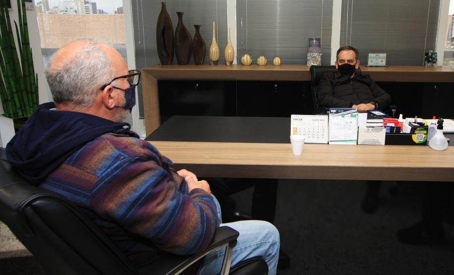 Visita ao Sindicato dos Metalúrgicos da Grande Curitiba.