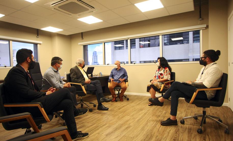 Superintendente Mauro Rockenbach visita novas instalações do CIEE - PR