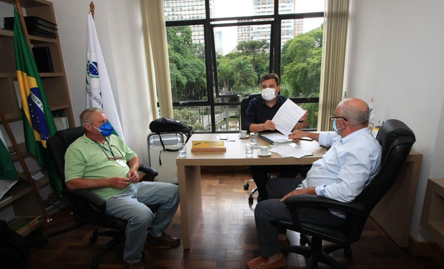 Reunião na AMP para tratar do Marco Regulatório da Autogestão na Moradia.