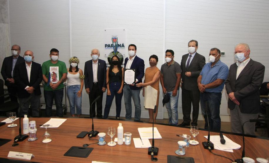 Programa Universidade para os Índios Bolsas-auxílio.