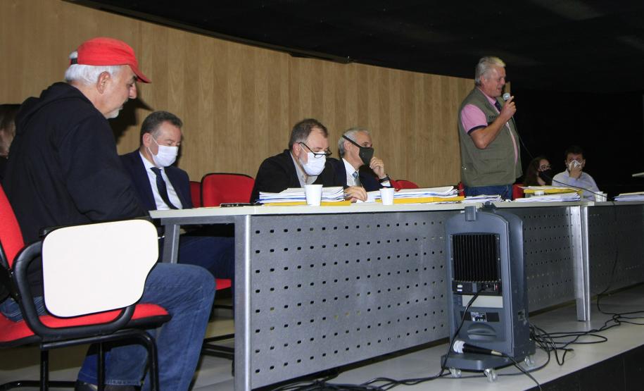 SUDIS recebe comissão de trabalhadores e ativistas dos movimentos sociais.