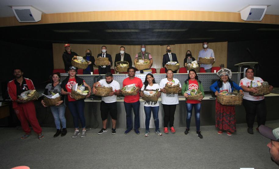 SUDIS recebe comissão de trabalhadores e ativistas dos movimentos sociais.