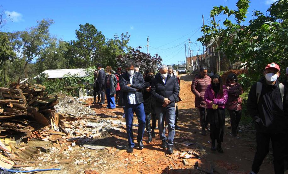 Ministro visita ocupações urbanas em Curitiba e em Campo Magro.