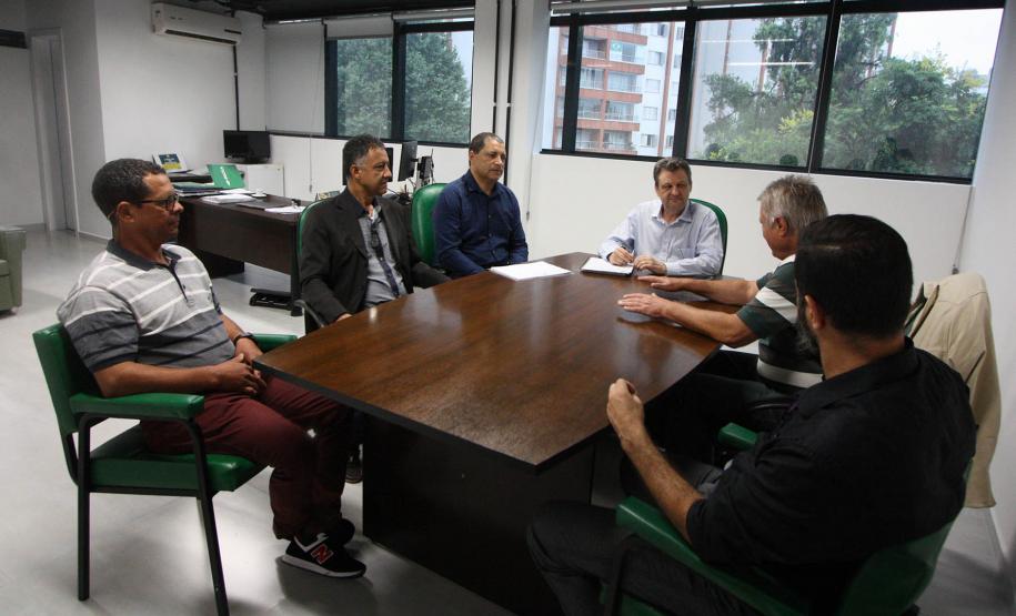 SUDIS  acompanha comitiva de São Miguel do Iguaçu em reunião no INCRA.