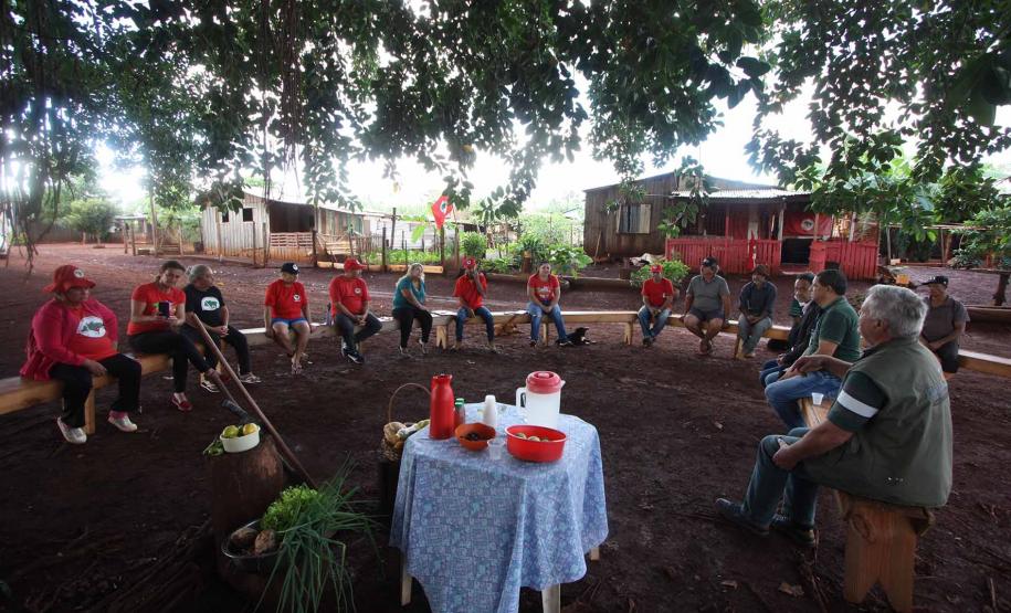 SUDIS visita o acampamento Sebastião Camargo dos trabalhadores sem terra.