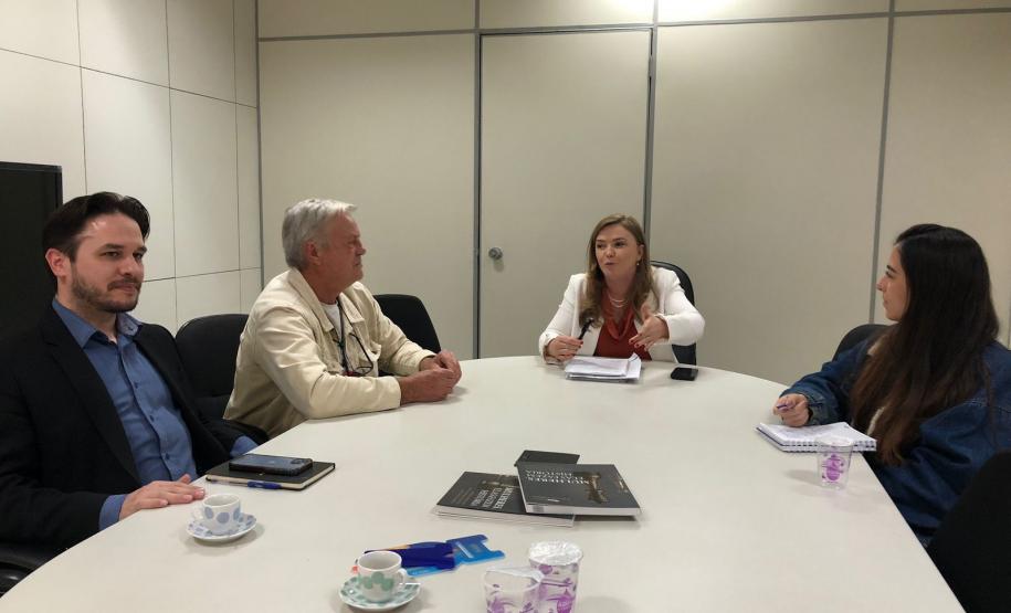 Superintendente discute Economia Solidária na Secretaria da Mulher e da Igualdade Racial.