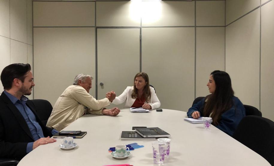 Superintendente discute Economia Solidária na Secretaria da Mulher e da Igualdade Racial.