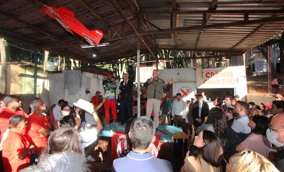 Ocupação Tiradentes ll em Curitiba, recebe a Comissão de Conflitos do TJ Pr.