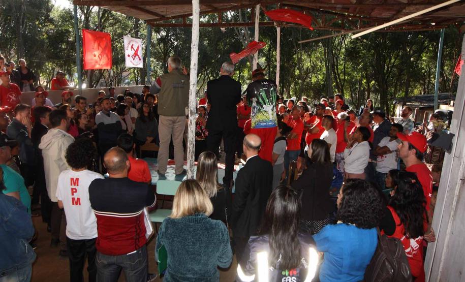 Ocupação Tiradentes ll em Curitiba, recebe a Comissão de Conflitos do TJ Pr.