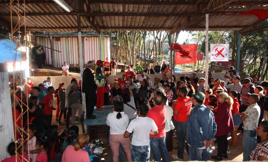 Ocupação Tiradentes ll em Curitiba, recebe a Comissão de Conflitos do TJ Pr.