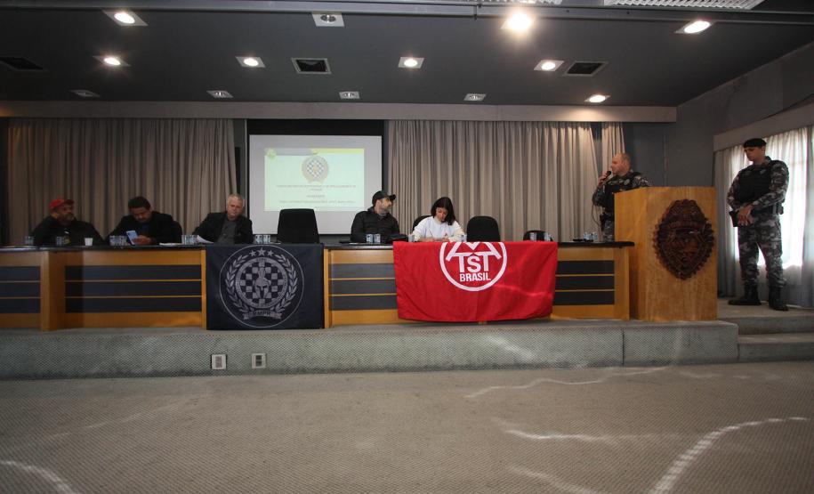 Paz no Campo e nas Cidades é tema de curso para Oficiais da PM no Paraná.