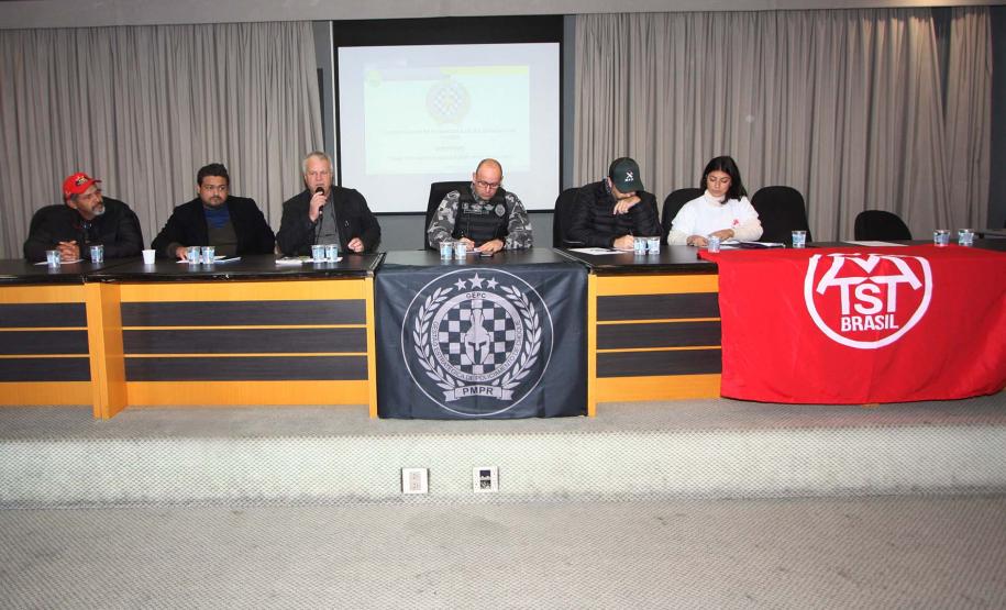 Paz no Campo e nas Cidades é tema de curso para Oficiais da PM no Paraná.