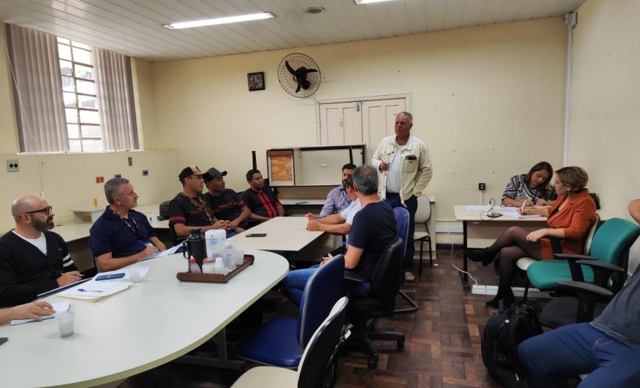 Conselho Indígena do Norte do Paraná e Lideranças se Reúnem com SEED para Buscar Melhorias nas Comunidades.