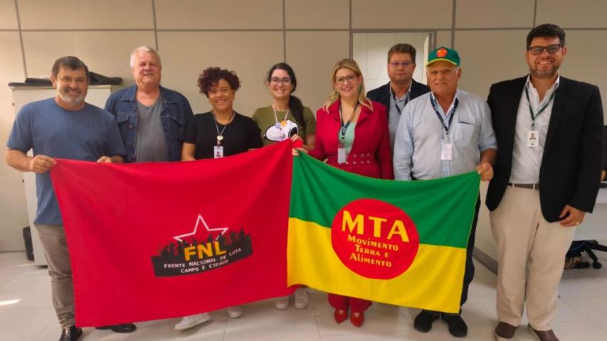 Reunião na SUDIS debate conflitos fundiários e encaminha demandas do acampamento em Xambrê