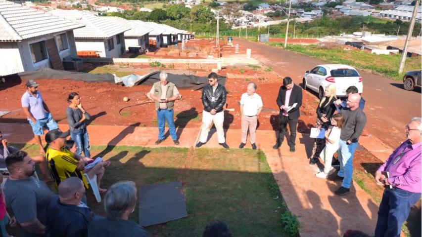 Sudis participa de visita técnica para buscar solução habitacional a 11 famílias em Maringá
